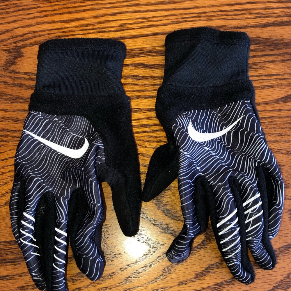 Womans Nike running gloves small (FINAL MARKDOWN)